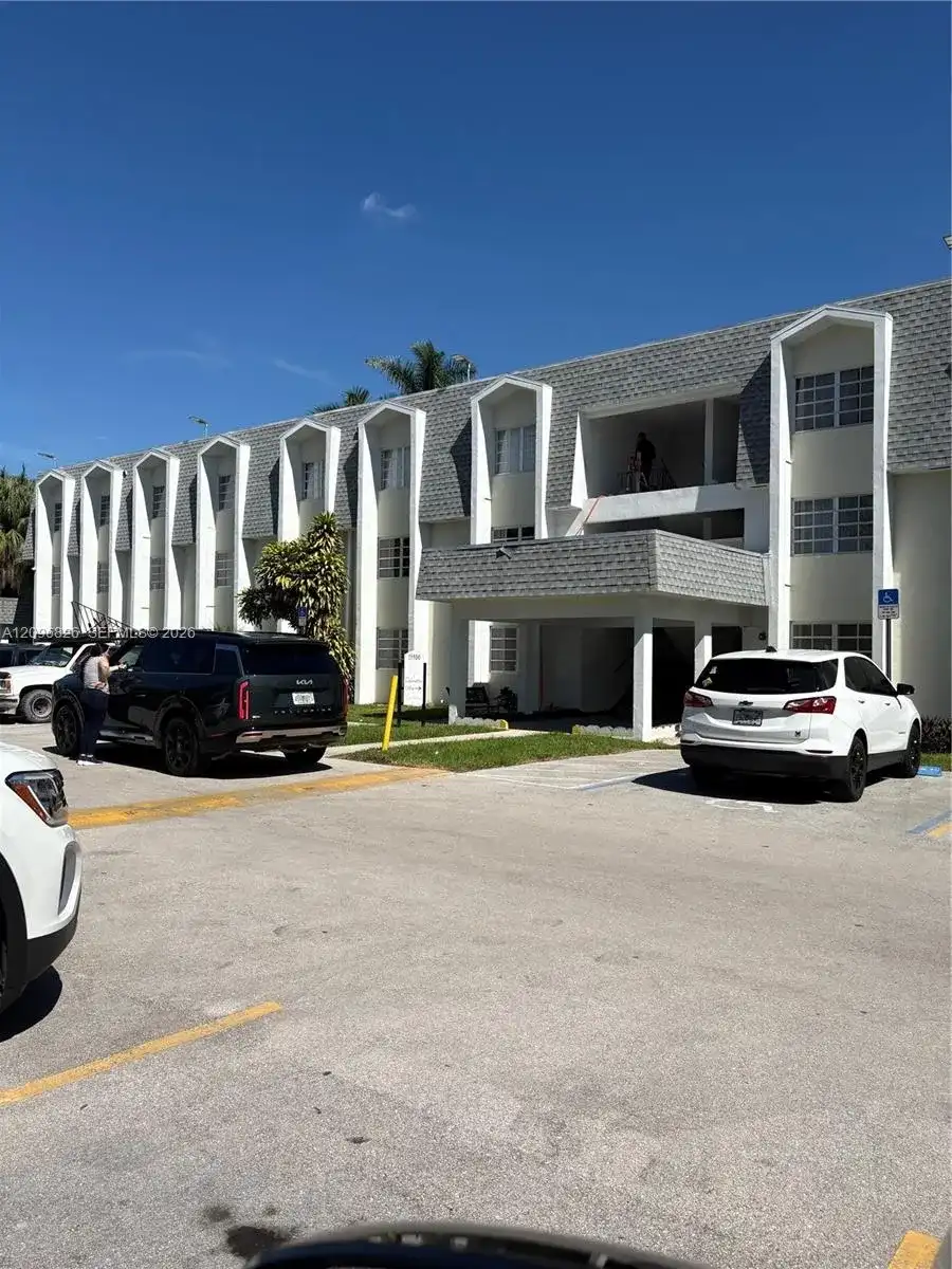 15900 SW 95th Ave # 304S, Miami FL 33157