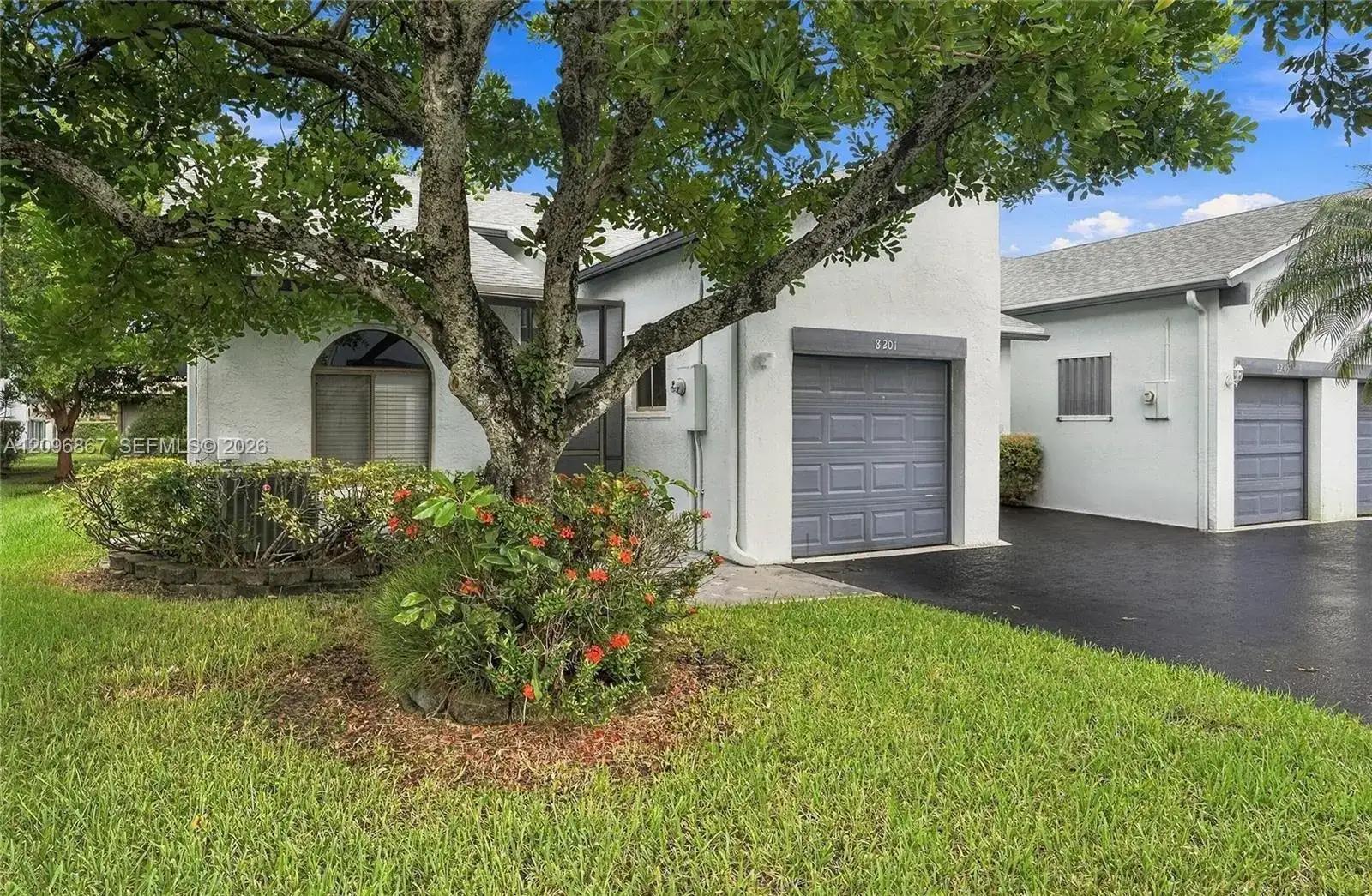 8201 NW 100th Ln, Tamarac FL 33321 photo 2
