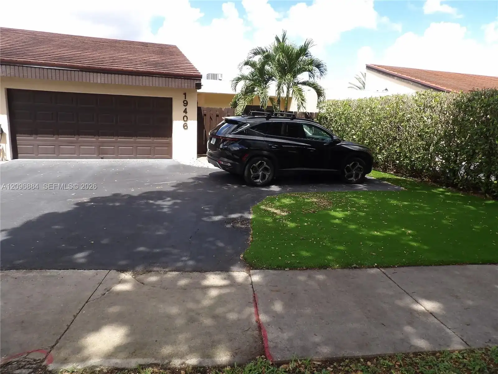 19406 E Lake Dr, Hialeah FL 33015