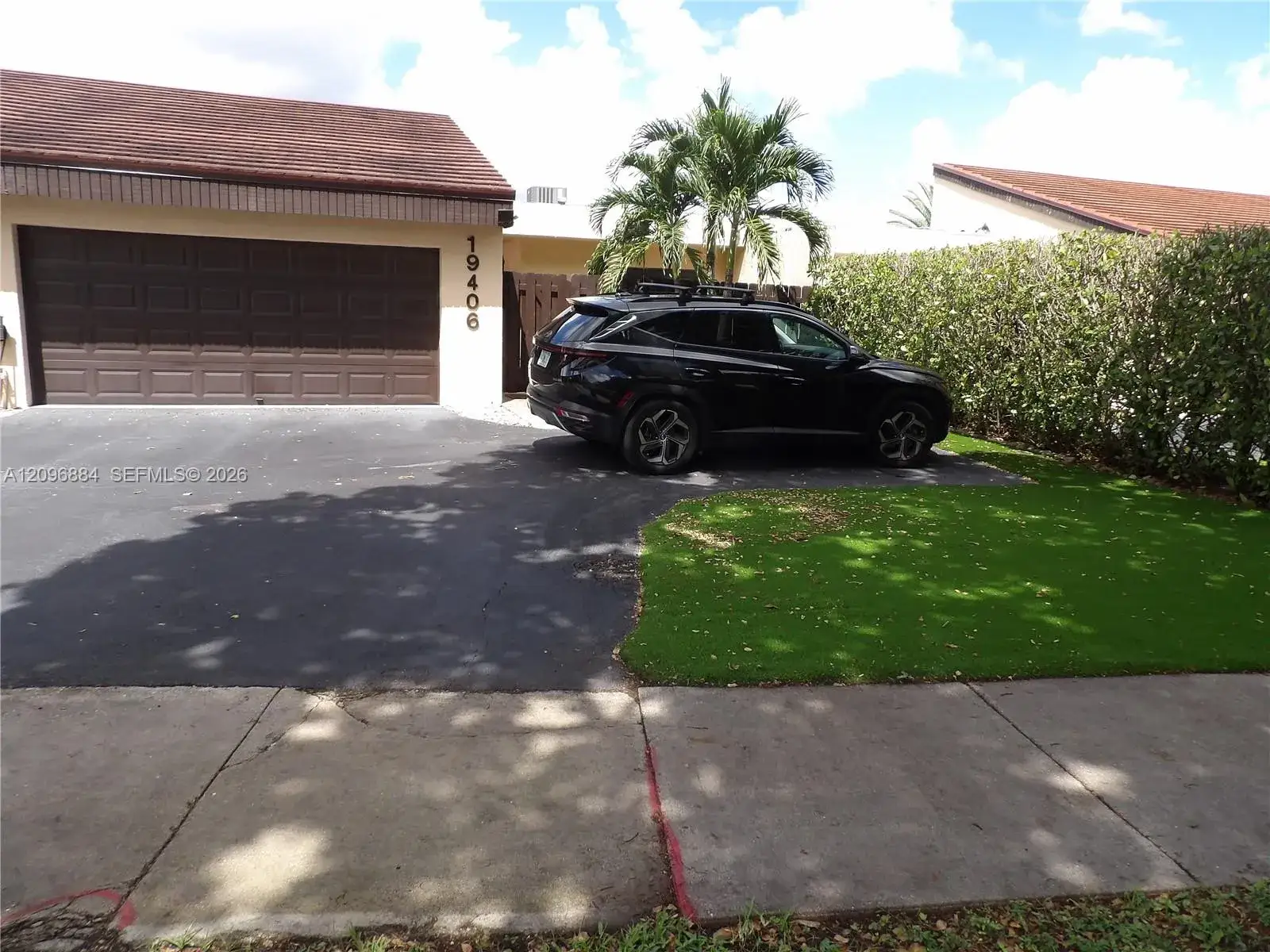 19406 E Lake Dr, Hialeah FL 33015