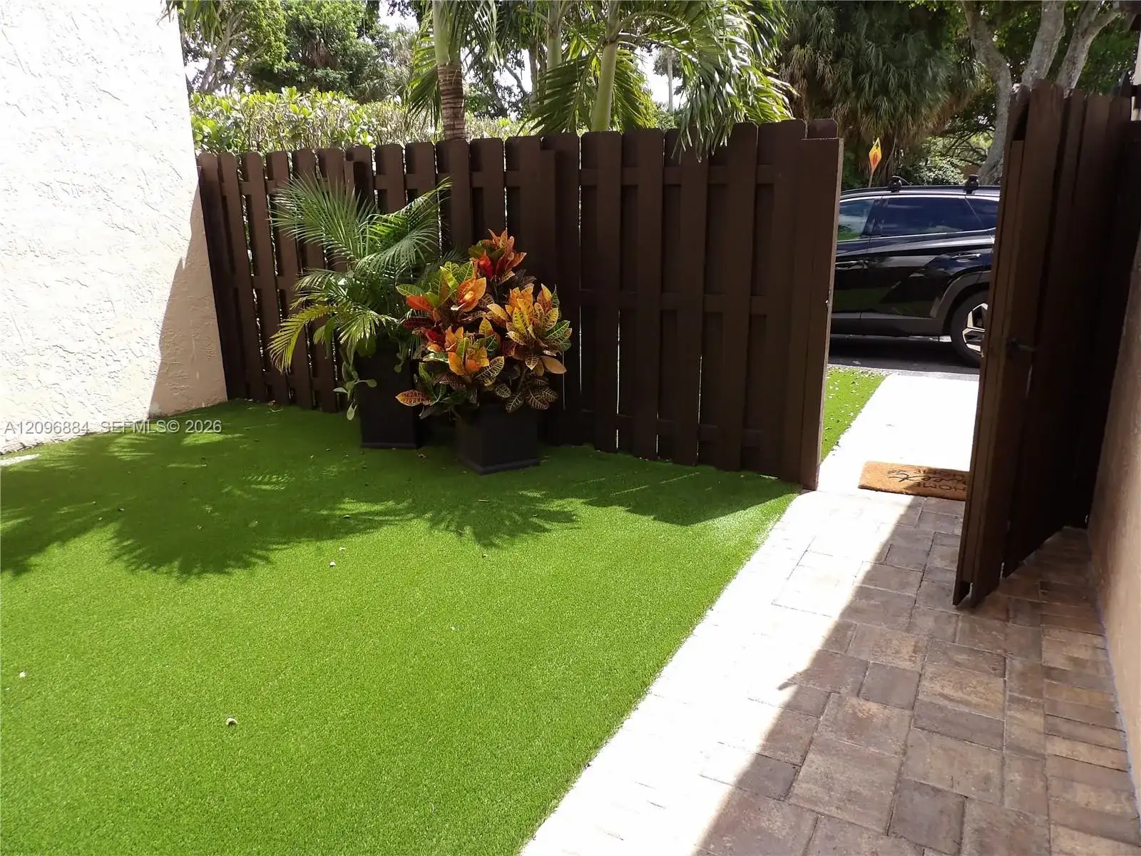 19406 E Lake Dr, Hialeah FL 33015 photo 3
