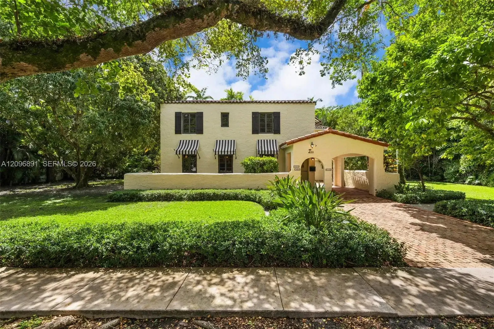 1140 Asturia Ave, Coral Gables FL 33134 photo 3