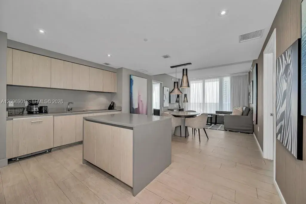 4010 S Ocean Dr # R907, Hollywood FL 33019