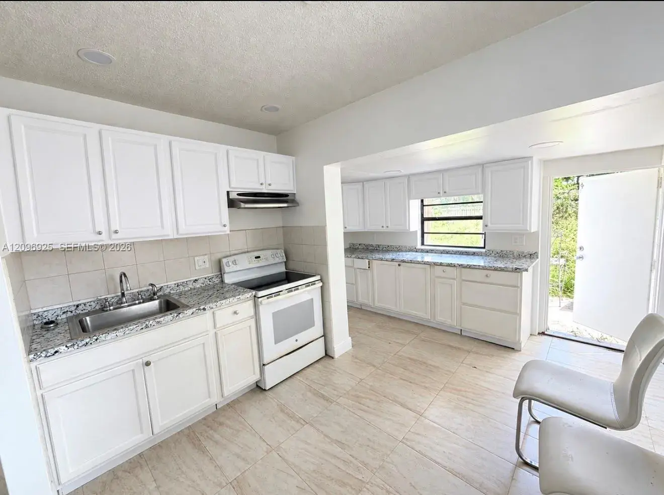 2542 Taft St, Hollywood FL 33020