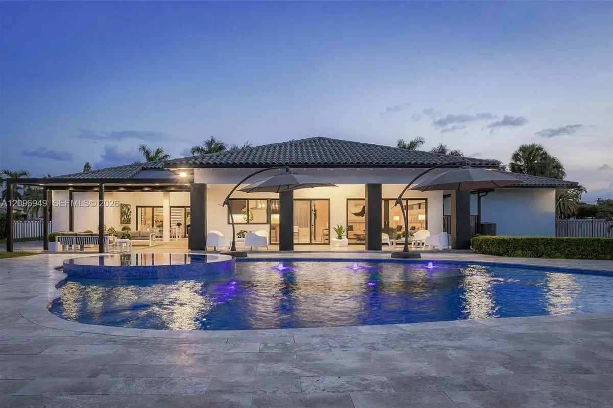 9995 NW 131st St, Hialeah Gardens FL 33018