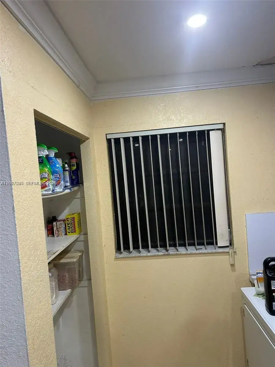 9426 SW 6th Ln, Miami FL 33174 photo 3