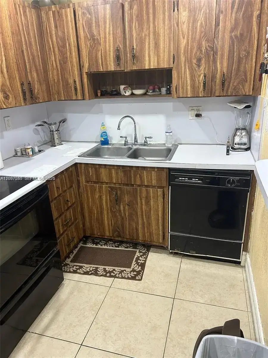 9426 SW 6th Ln, Miami FL 33174 photo 4