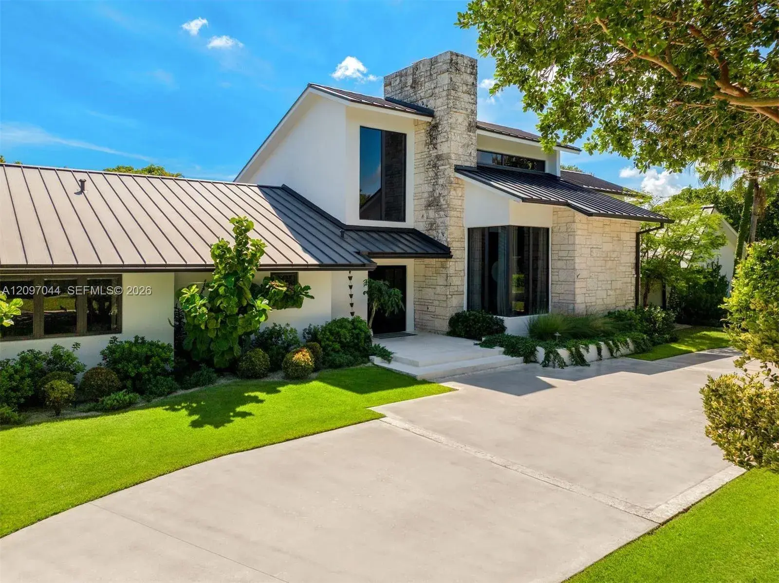 5902 SW 105th St, Pinecrest FL 33156