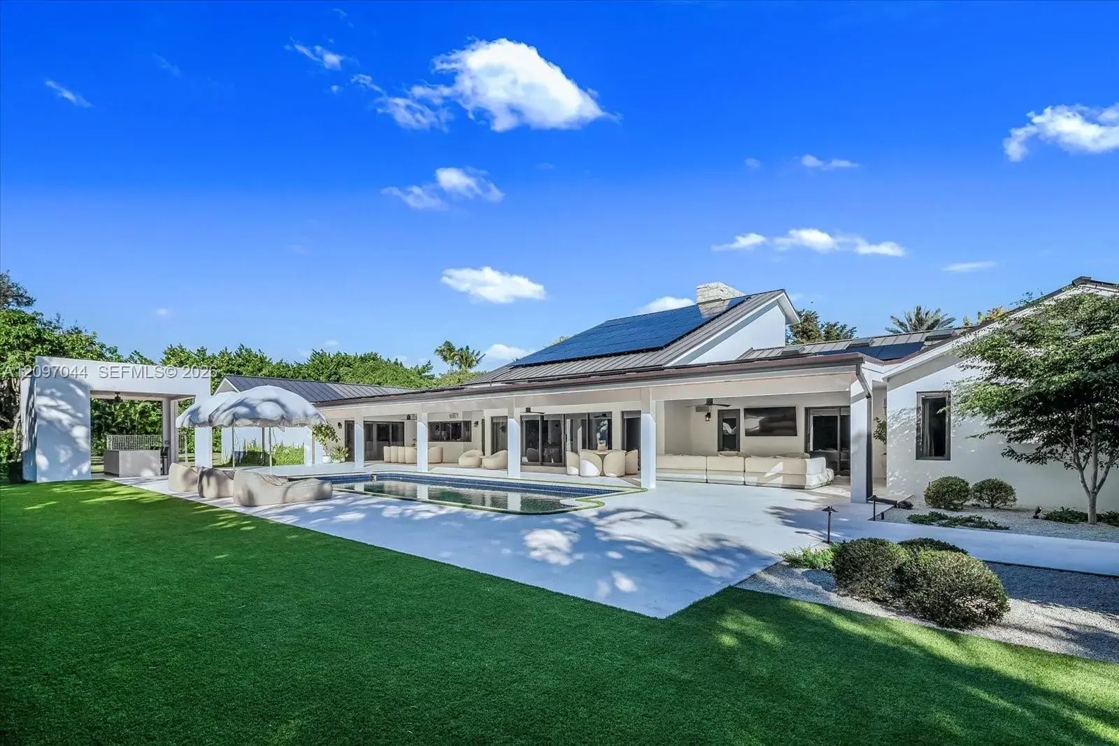 5902 SW 105th St, Pinecrest FL 33156