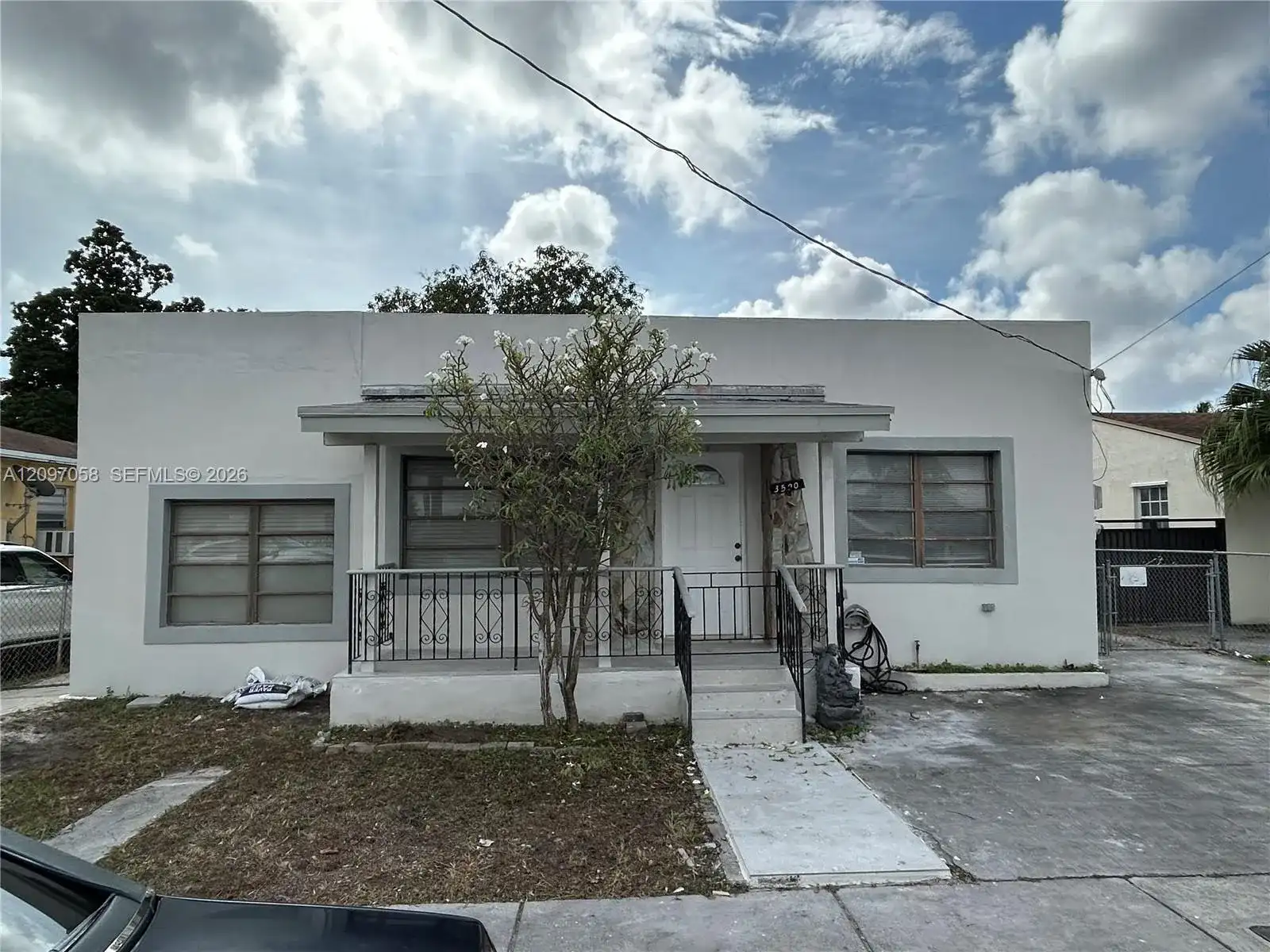 3500 NW 16th St, Miami FL 33125