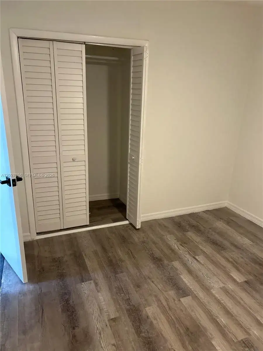 3500 NW 16th St, Miami FL 33125 photo 5