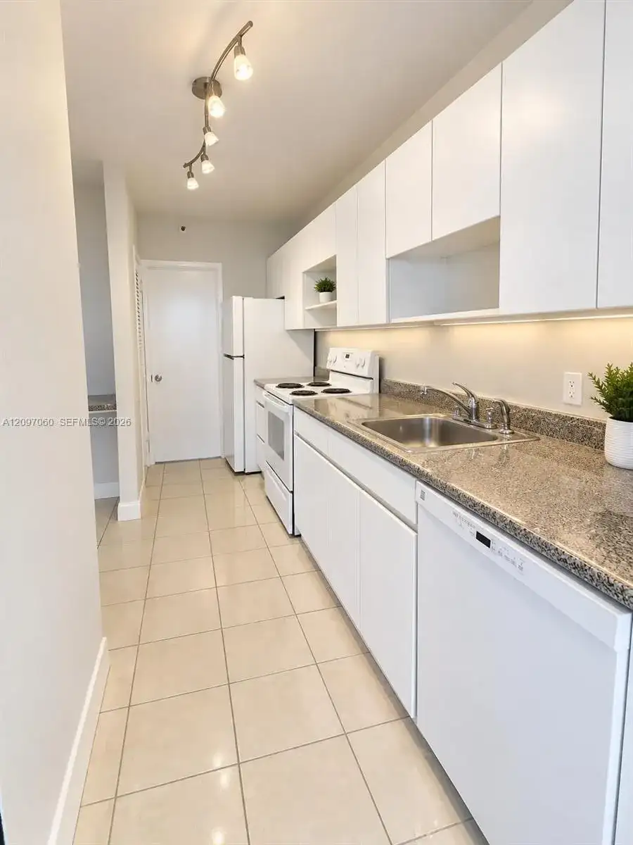 100 Lincoln Rd # 1537, Miami Beach FL 33139 photo 2