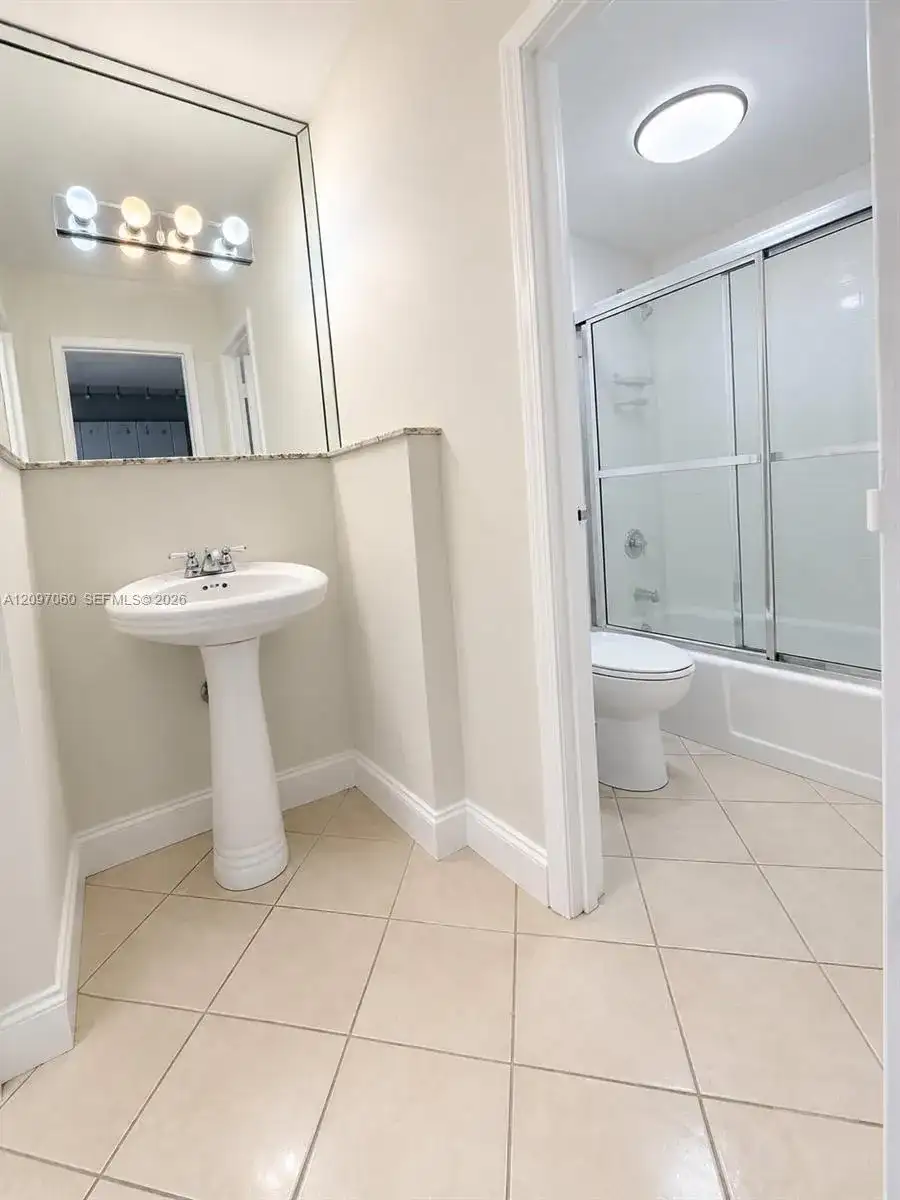 100 Lincoln Rd # 1537, Miami Beach FL 33139 photo 3