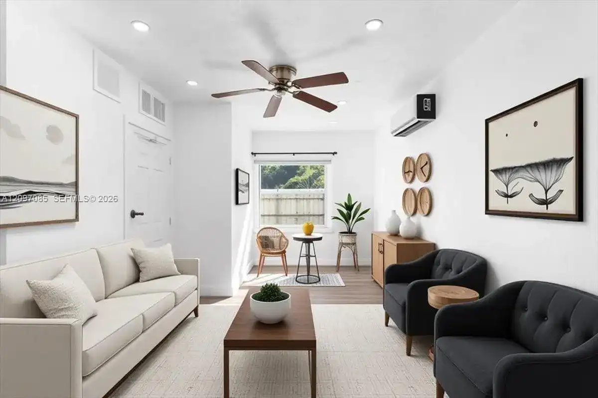 9533 NW 3rd Ave REAR, Miami FL 33150