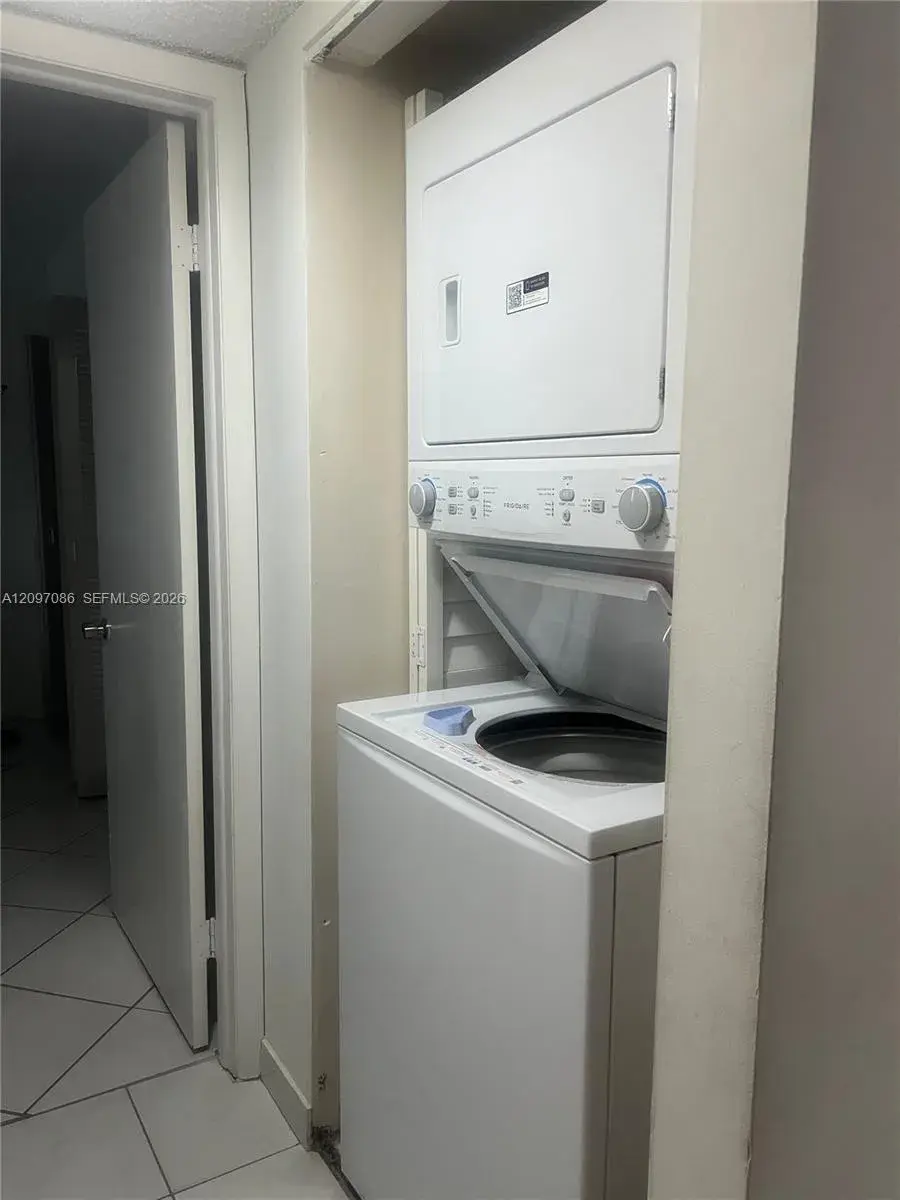 18200 Mediterranean Blvd # 22, Hialeah FL 33015