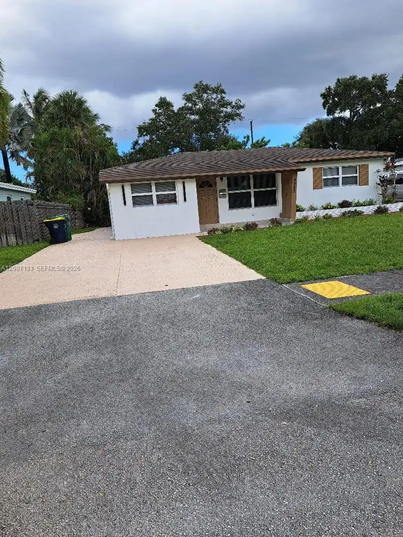4982 SW 29th Ter, Dania Beach FL 33312