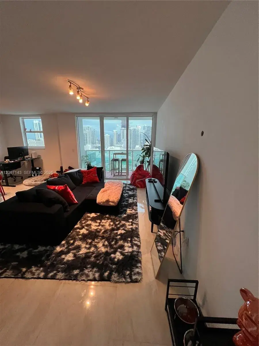 31 SE 5th Street # 2801, Miami FL 33131