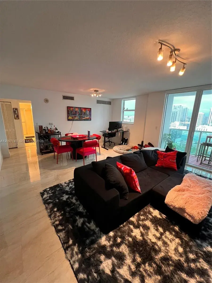 31 SE 5th Street # 2801, Miami FL 33131