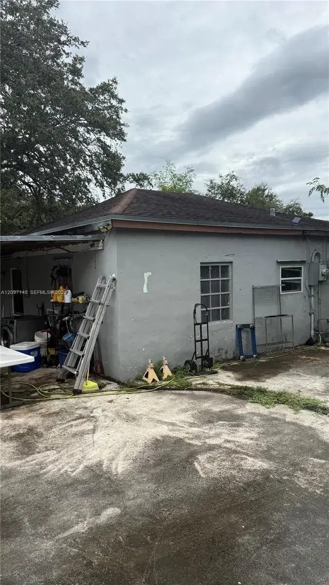 2240 NW 102nd St, Miami FL 33147