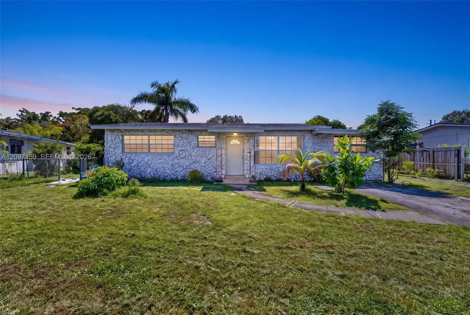 3020 SW 8th St, Fort Lauderdale FL 33312