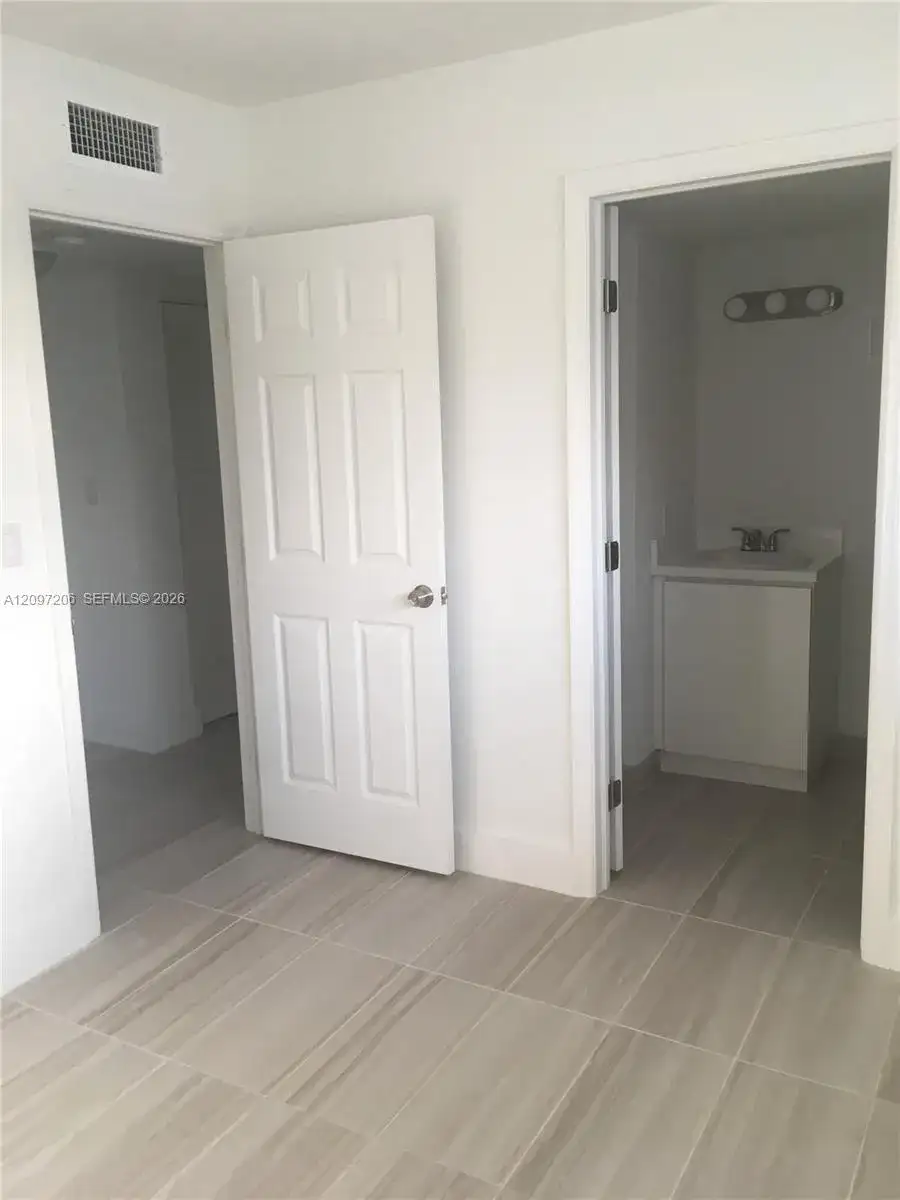 395 NE 21st St # 304, Miami FL 33137 photo 5