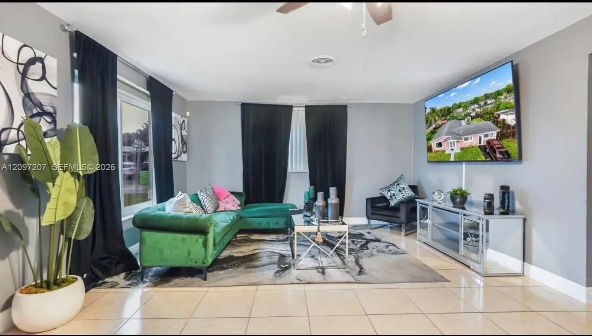 6261 NW 18th St, Sunrise FL 33313