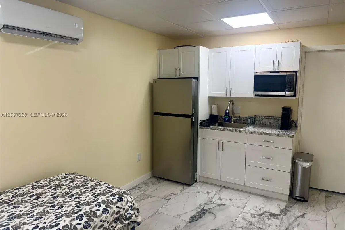 1747 Adams St Rear, Hollywood FL 33020