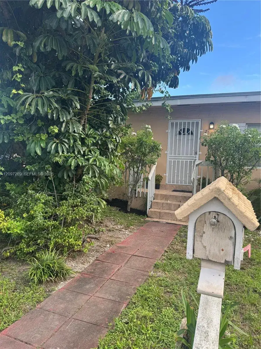 258 E 46th St, Hialeah FL 33013