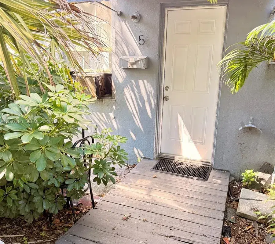 1111 N 22nd Ave # 5, Hollywood FL 33020