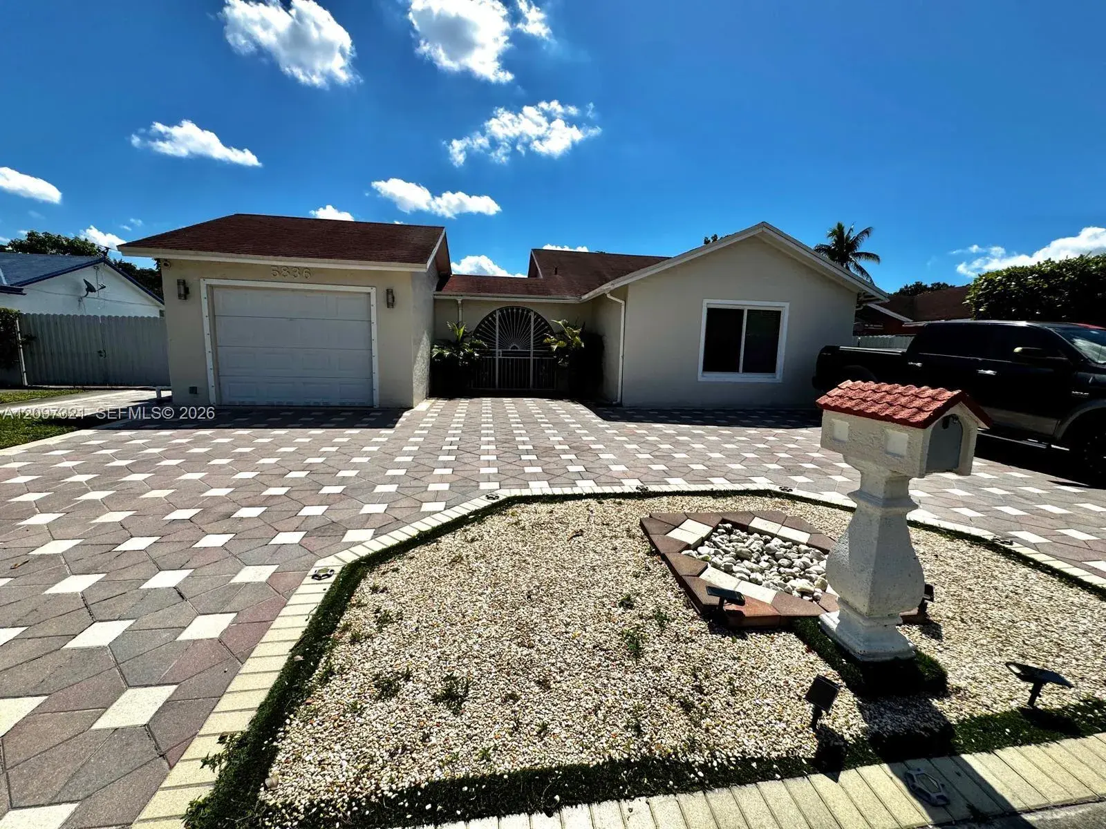 5836 NW 199th St, Hialeah FL 33015