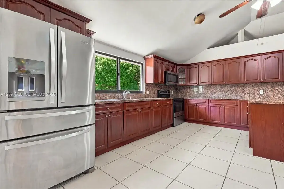 18490 SW 216th St, Miami FL 33170 photo 2