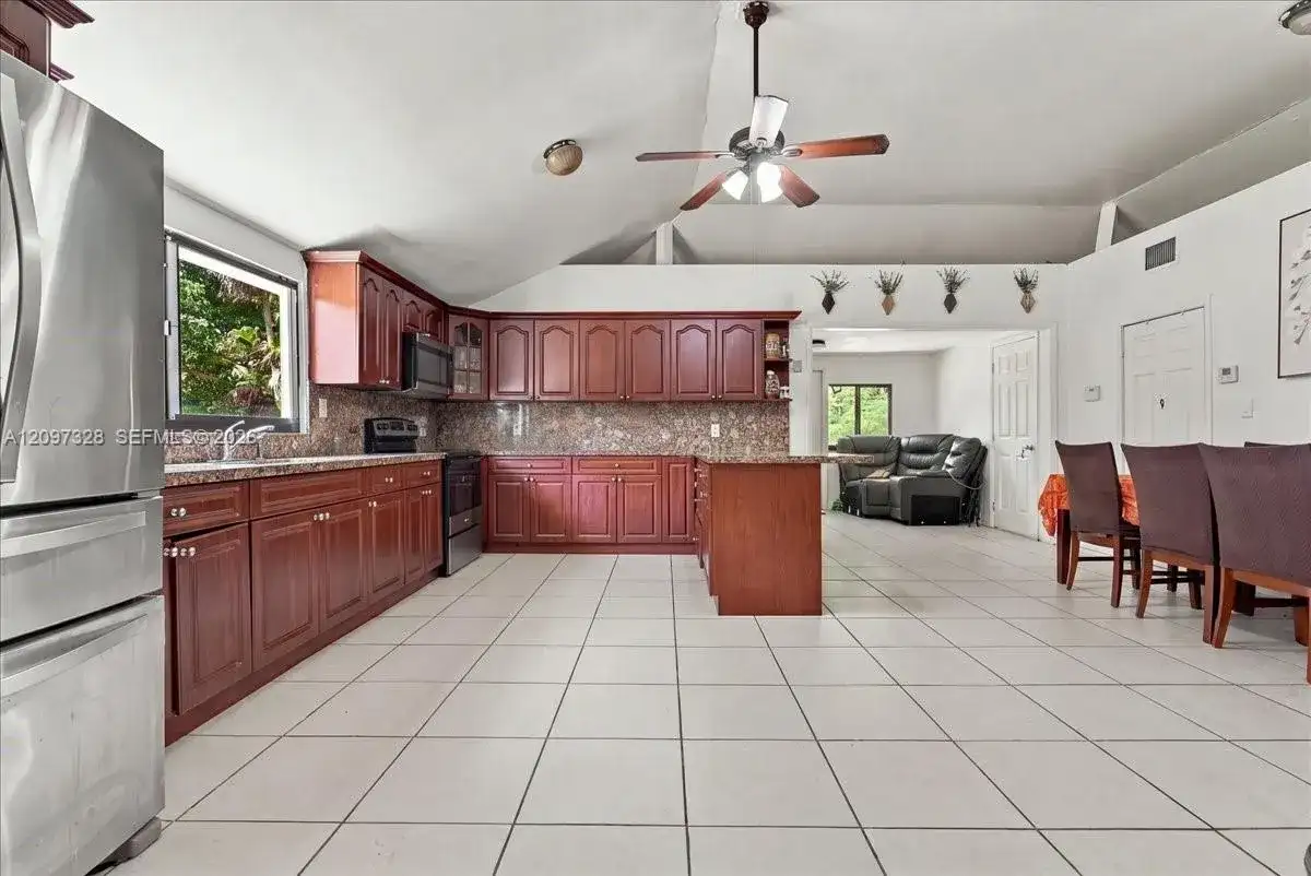 18490 SW 216th St, Miami FL 33170 photo 3