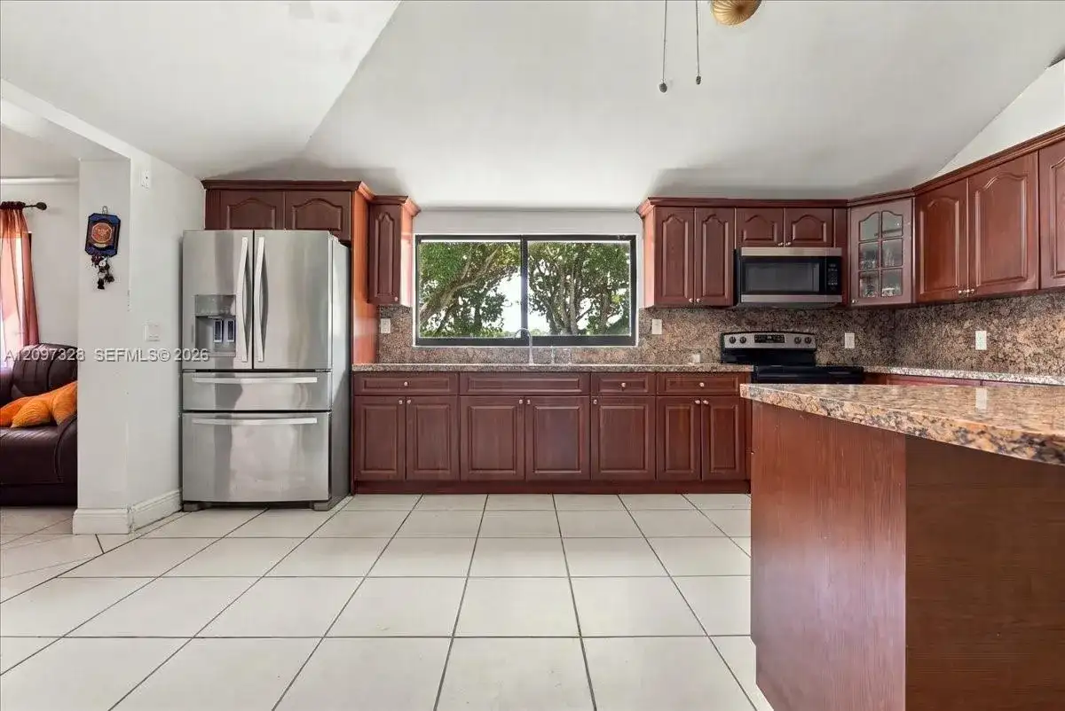 18490 SW 216th St, Miami FL 33170 photo 4
