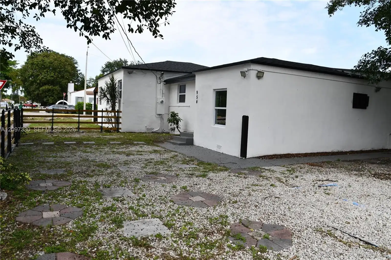 954 NW 75th St # B, Miami FL 33150 photo 2