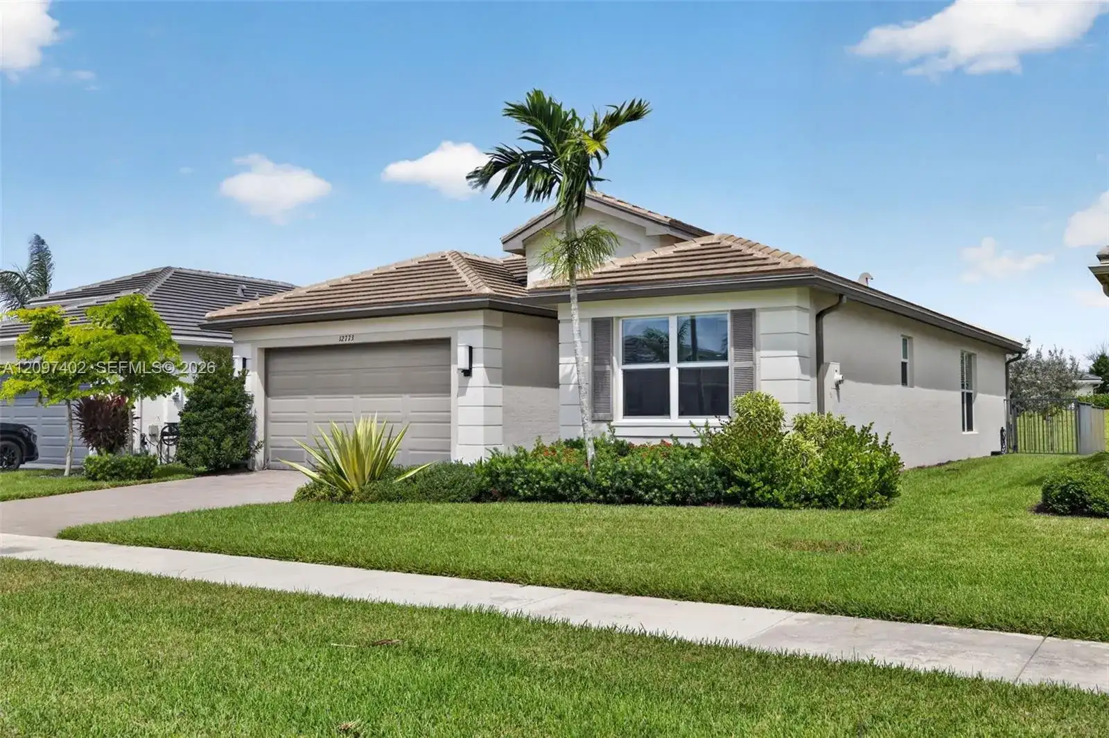 12773 SW Clear Water Way, Port St. Lucie FL 34987 photo 2