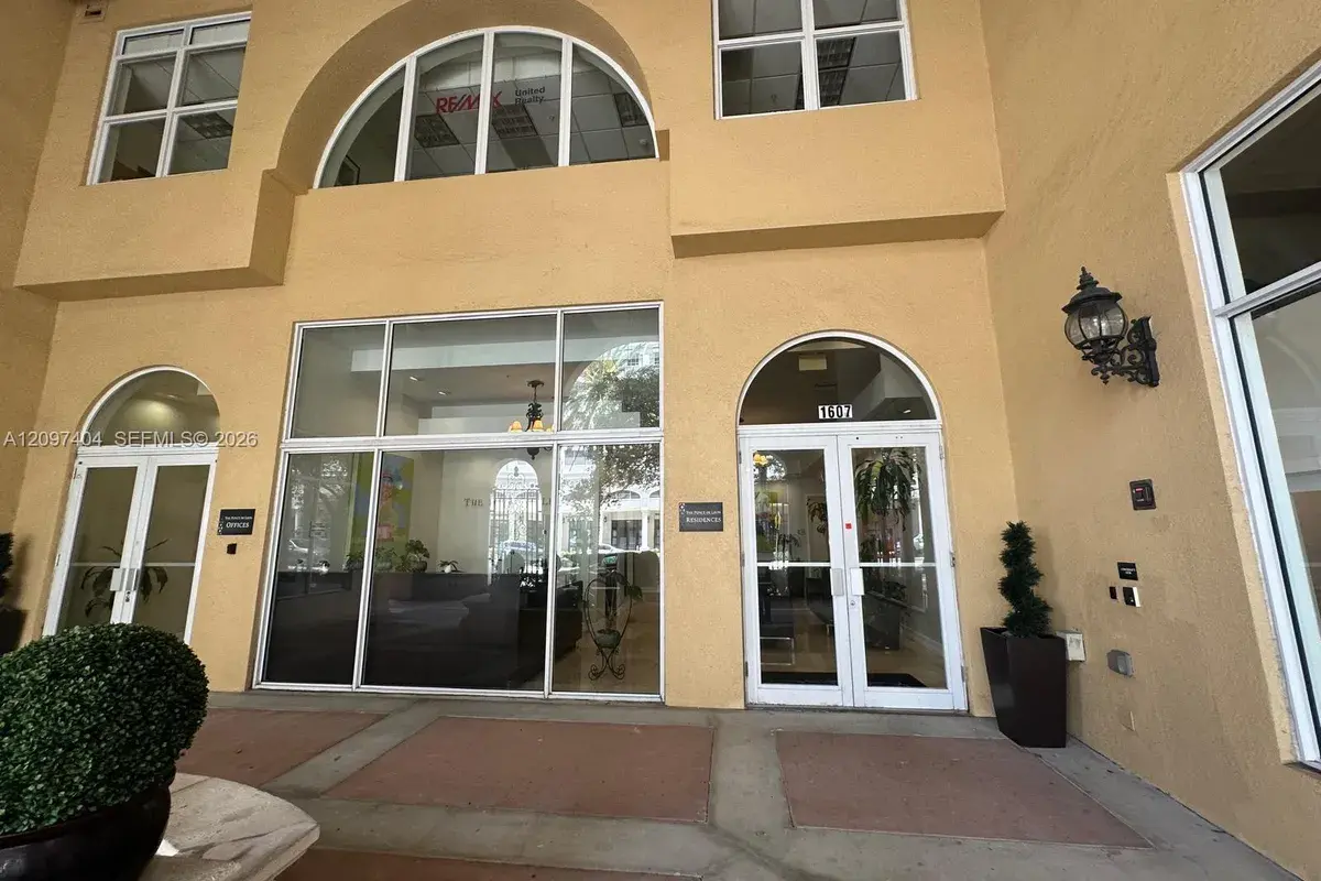 1607 Ponce De Leon Blvd # 8D, Coral Gables FL 33134