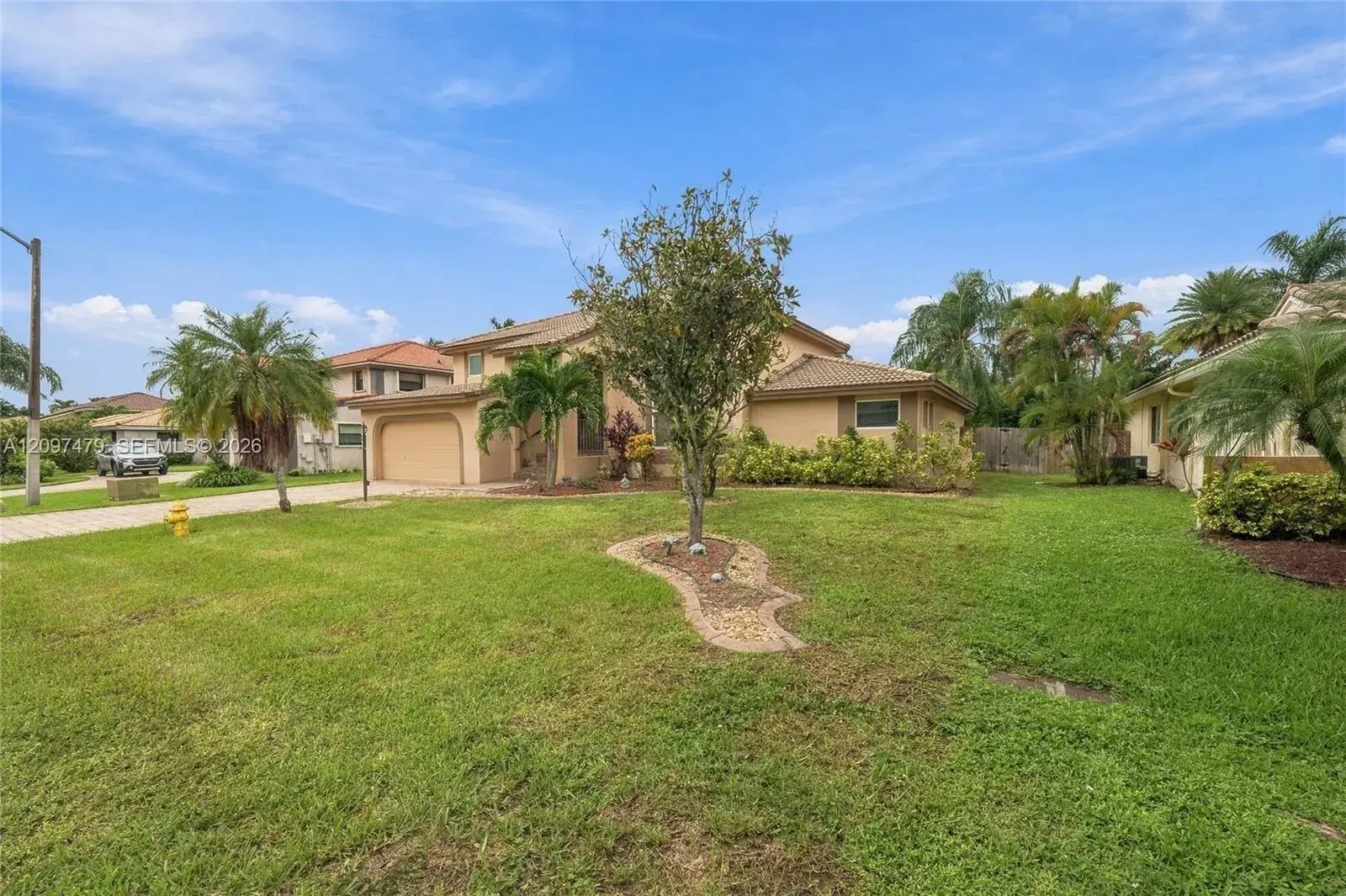 5361 Lancelot Ln, Davie FL 33331