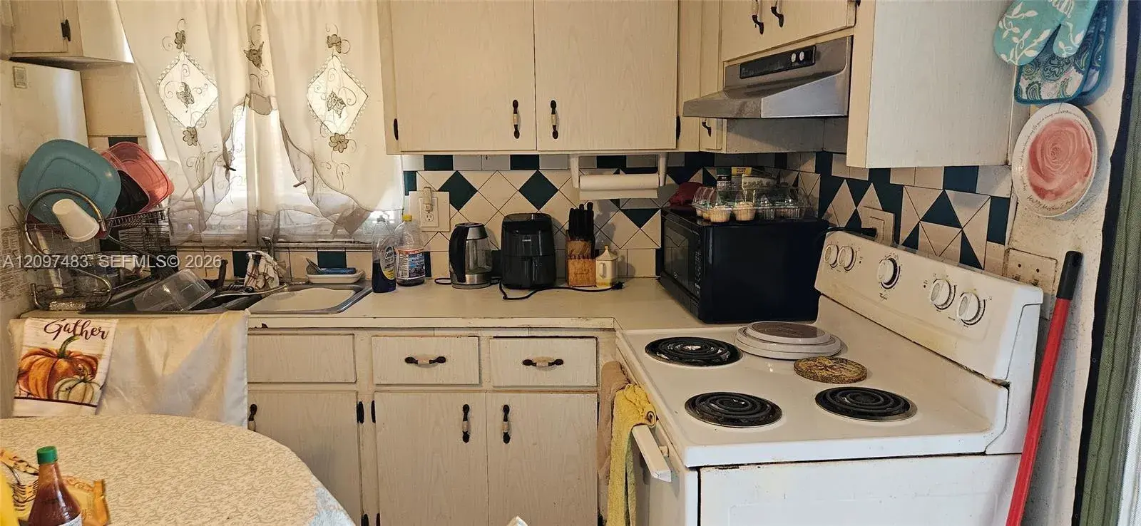216 NW 7th Ct, Hallandale Beach FL 33009