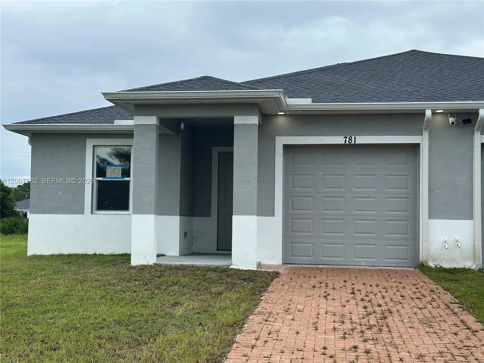 3 bedroom 2 bath Residential Lease for rent at 781 Bedford Dr # 781, Fort Myers FL 33974
