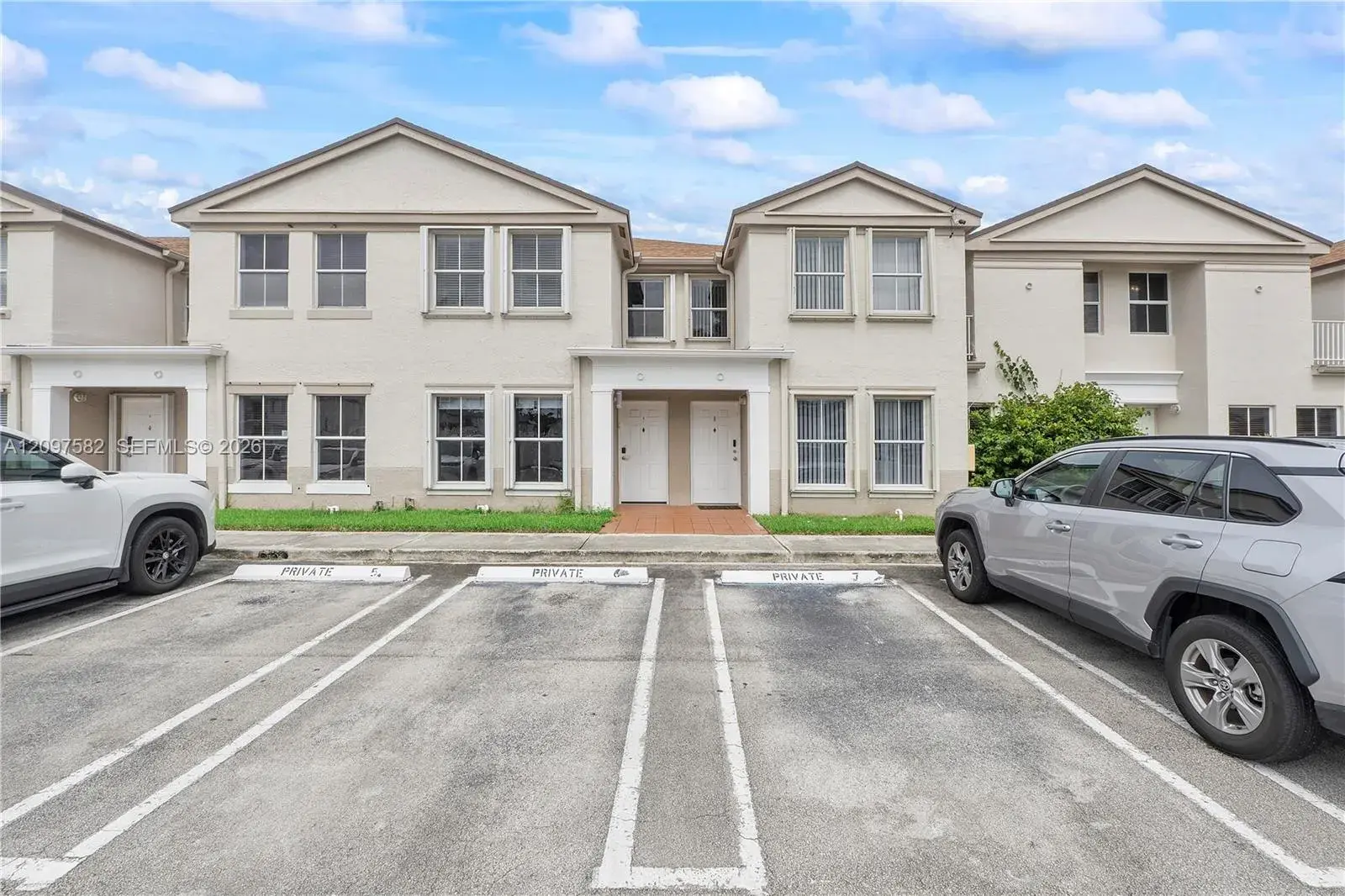 9187 Fontainebleau Blvd # 407, Miami FL 33172