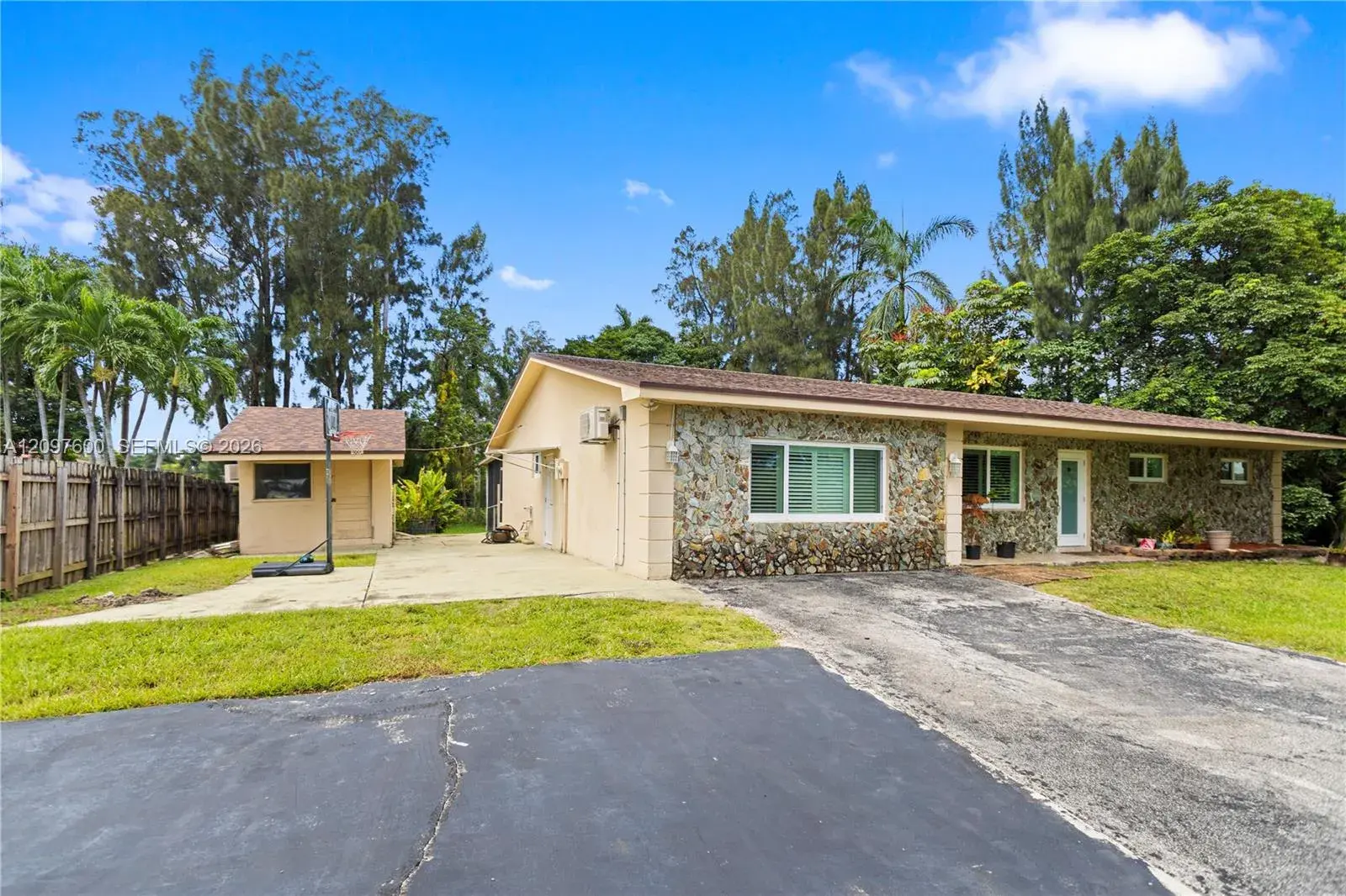 4801 SW 59th Ter, Davie FL 33314
