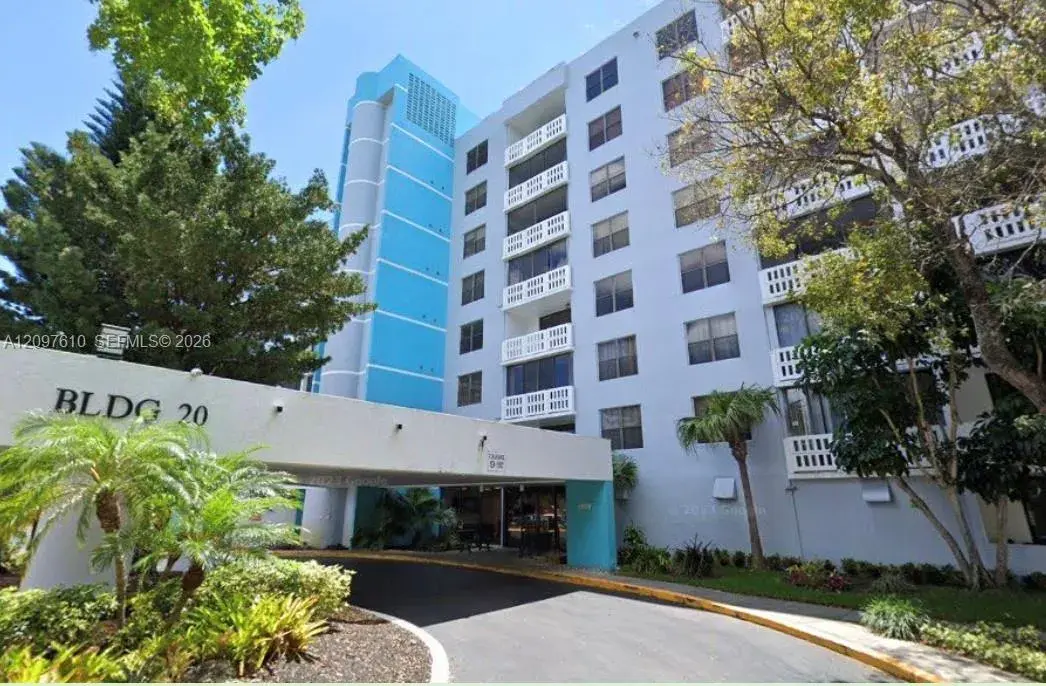 919 Hillcrest Dr # 407, Hollywood FL 33021