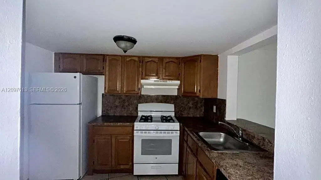 18111 NW 68th Ave # H205, Hialeah FL 33015