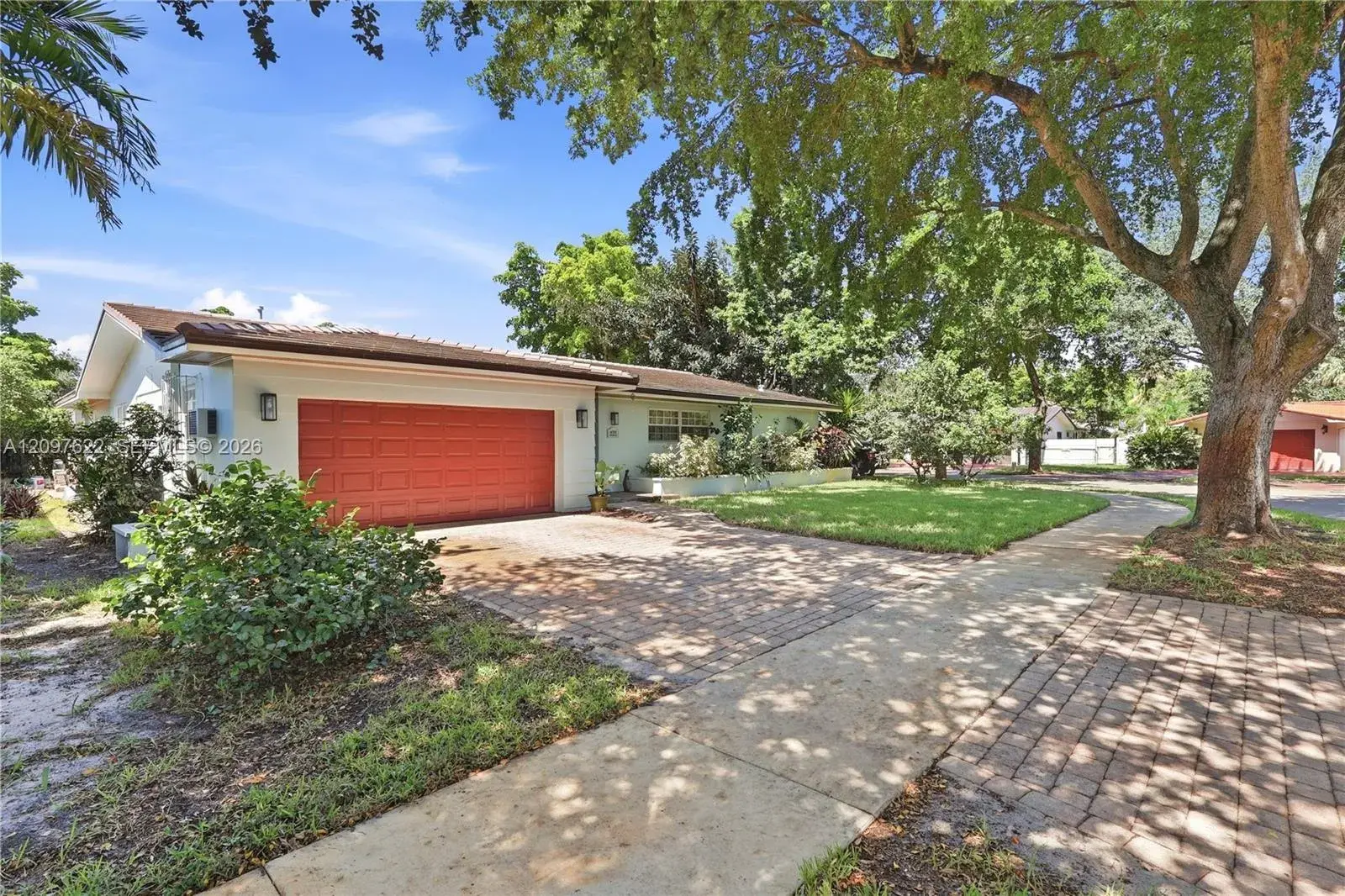 16500 E Stonehaven Rd, Miami Lakes FL 33014
