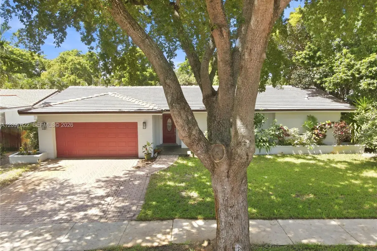 16500 E Stonehaven Rd, Miami Lakes FL 33014