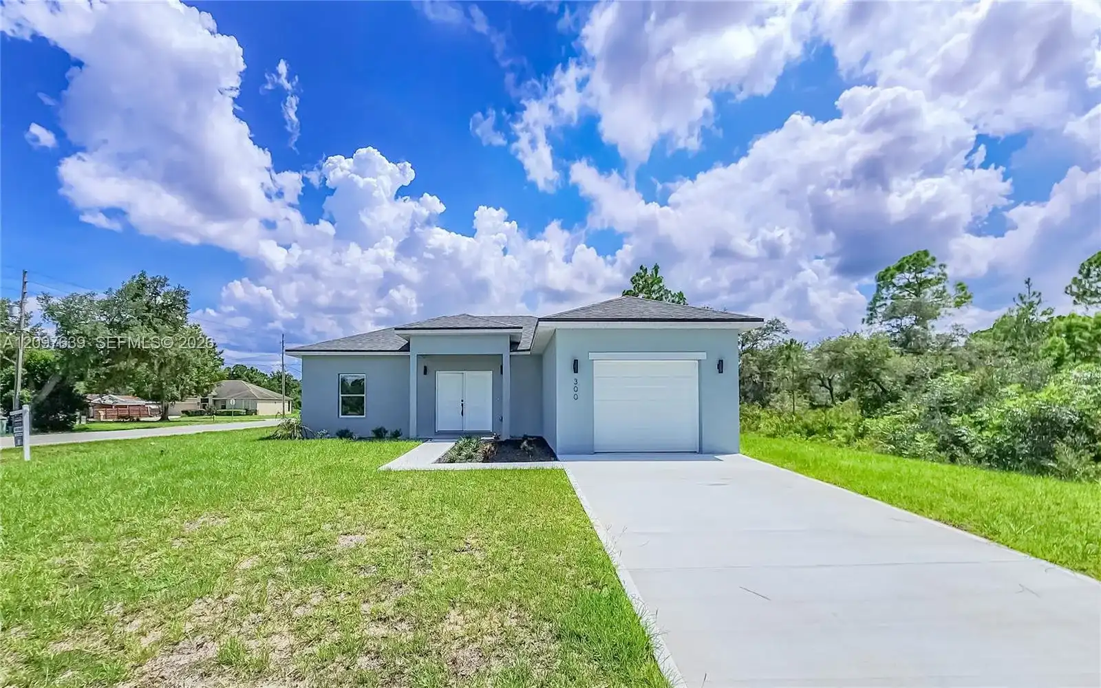 300 Caspian Tern Ave, Sebring FL 33870