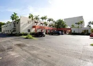 6405 NW 36th St, Virginia Gardens FL 33166