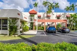 6405 NW 36th St, Virginia Gardens FL 33166