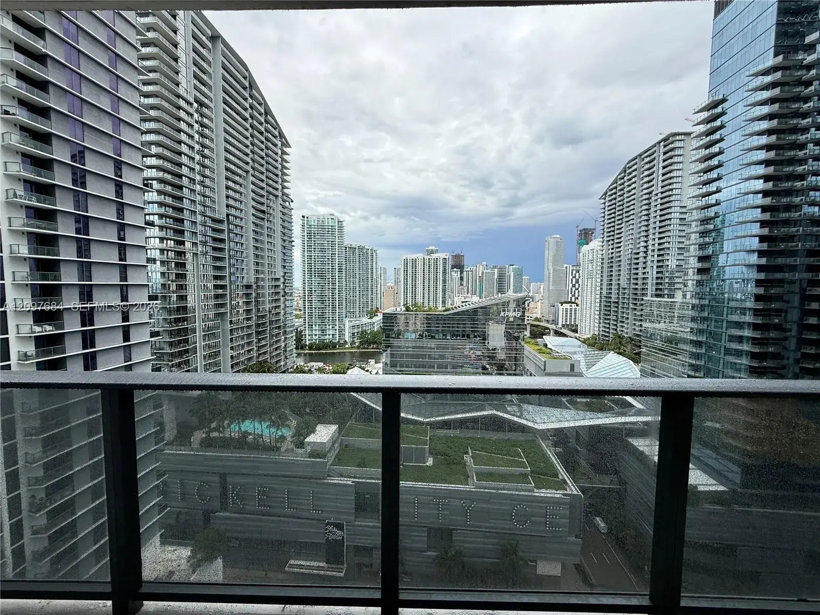 45 SW 9th St # 2308, Miami FL 33130