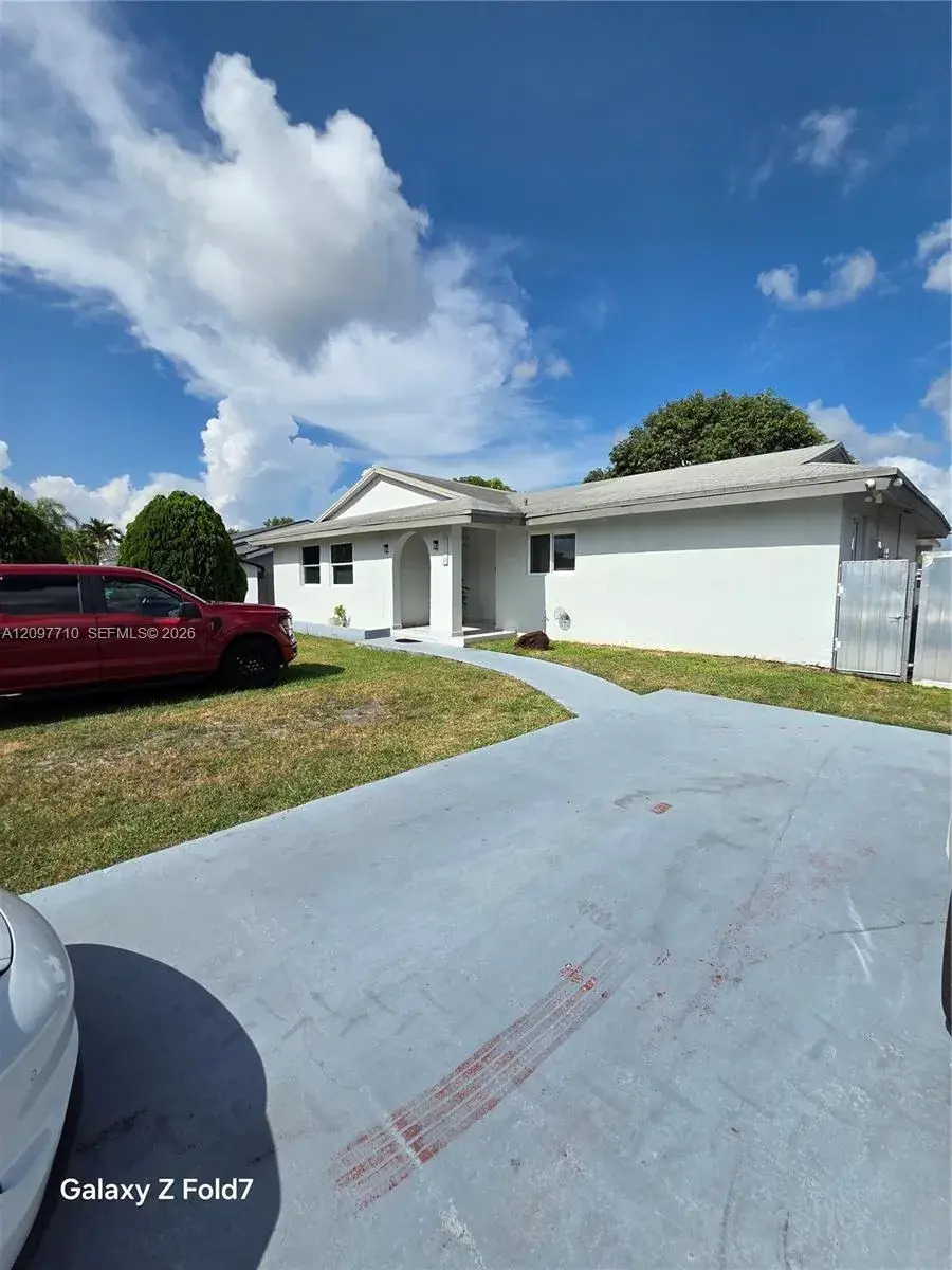 16884 SW 109th Ct, Miami FL 33157